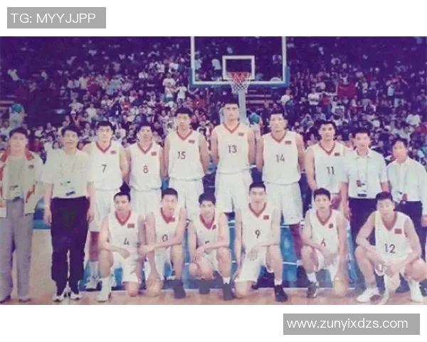 基迪姚明的篮球传奇之路：从青涩少年到国际巨星的成长历程